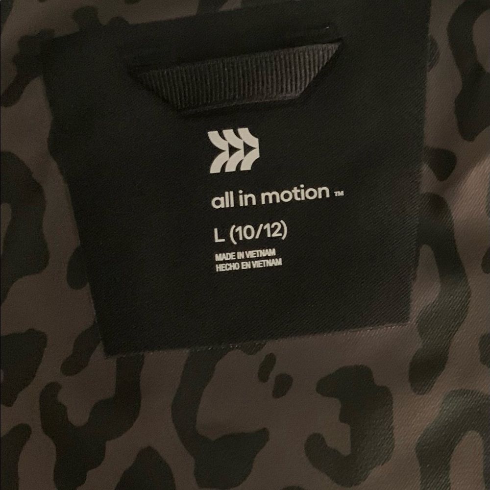 Girls' Rainshell Waterproof Jacket - All in Motion™   - Picture 4 of 9